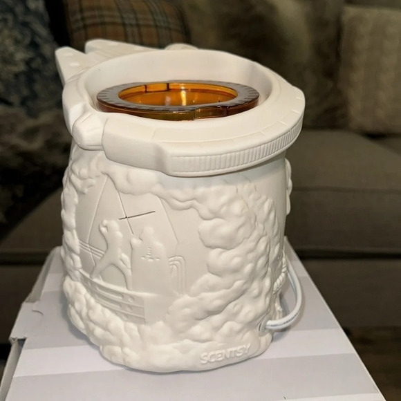 NWT Scentsy Home Authentic STAR WARS Millennium Falcon Full Size Warmer - Picture 8 of 12